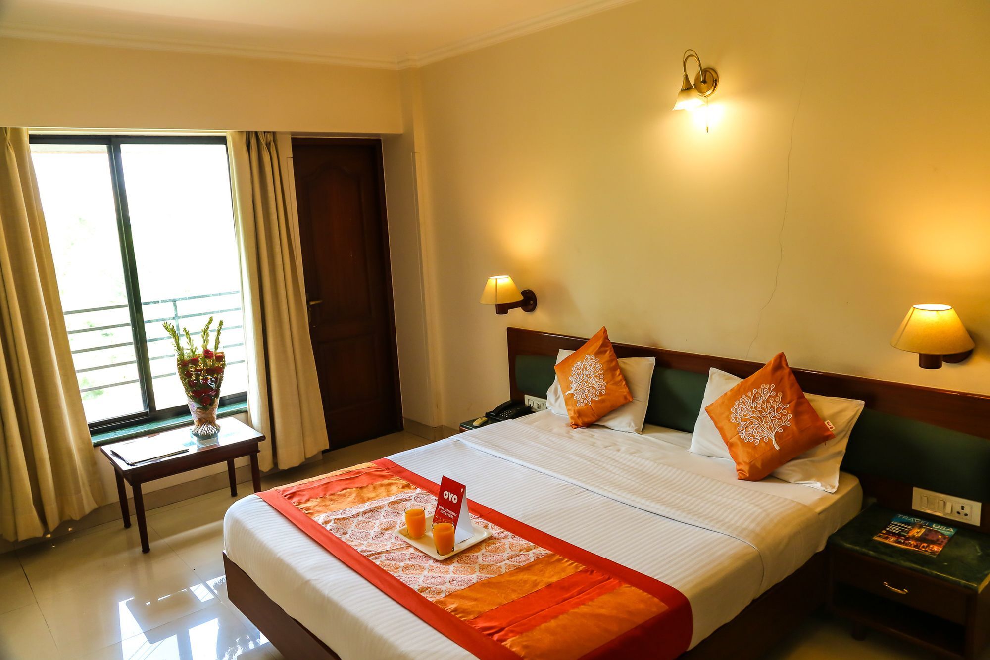 Hotel Lotus Pune Exteriör bild